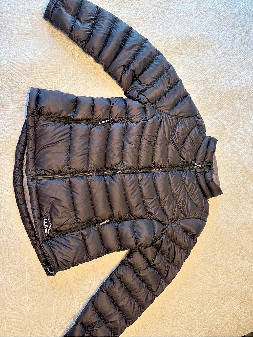 LL Bean Lightweight Black Packable Puffer Jacket